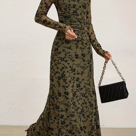Beautiful Mesh overlay green maxi elegant dress - Picture 2 of 4